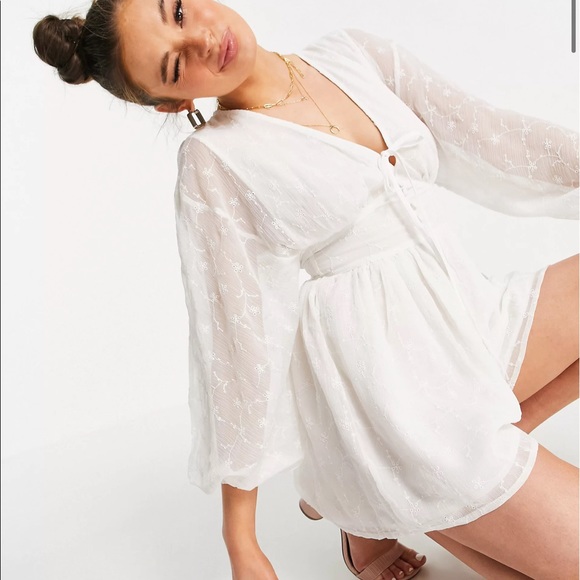 NWOT ASOS White Flowy Romper - Picture 1 of 5